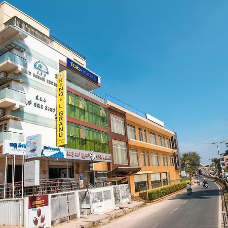 Fabhotel Kings L Grand Májszúr Kültér fotó